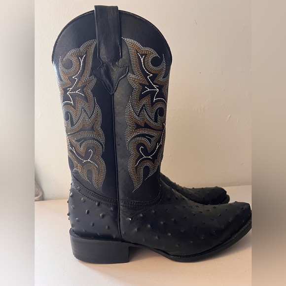 Diego’s Cowboy Leather Boots - Picture 2 of 16